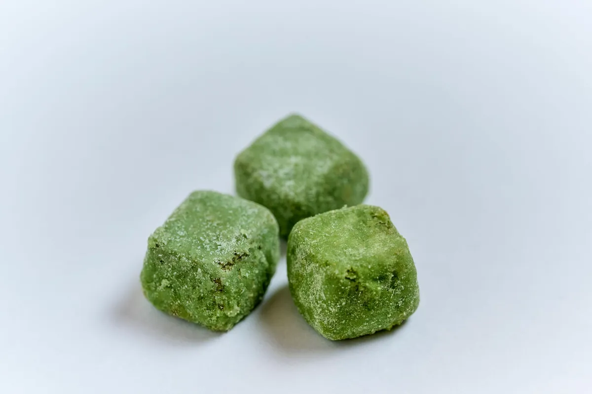宇治抹茶を贅沢に使用したポルボローネ