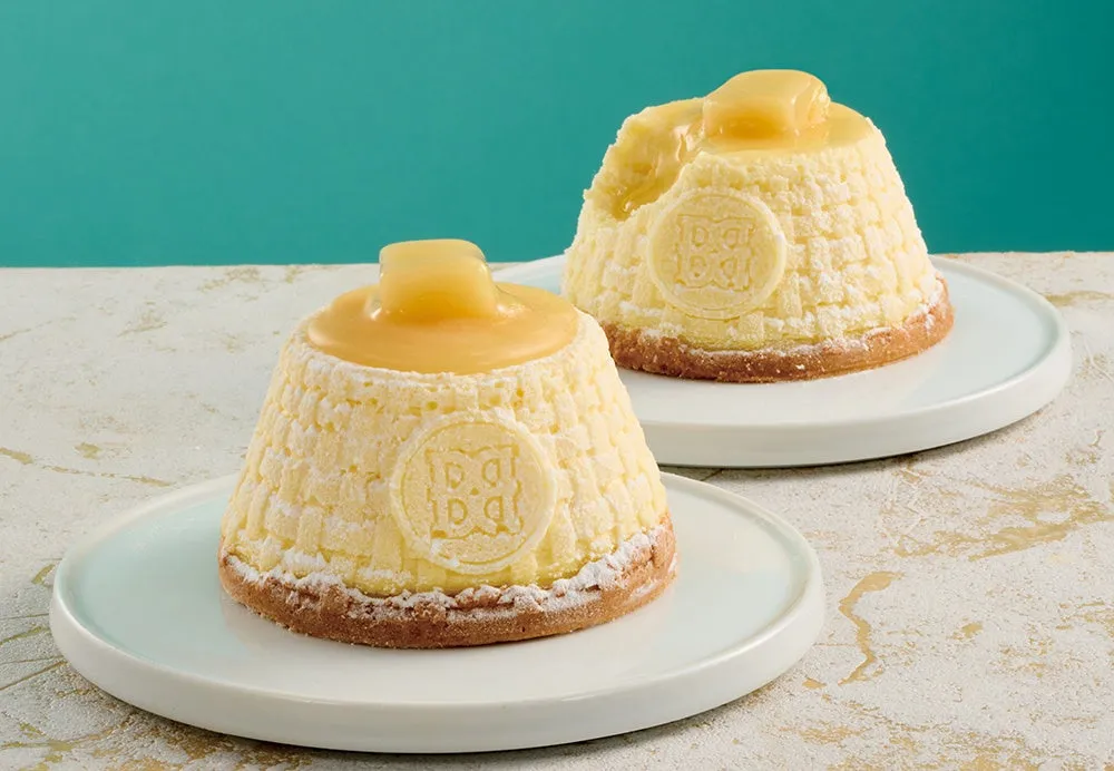 とろけ出すバターソースが魅力的なバターメルティチーズケーキ