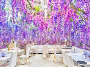 3000本の藤の花が降り注ぐ。表参道「HAUTE COUTURE CAFE」で幻想的な藤色アフタヌーンティー開催