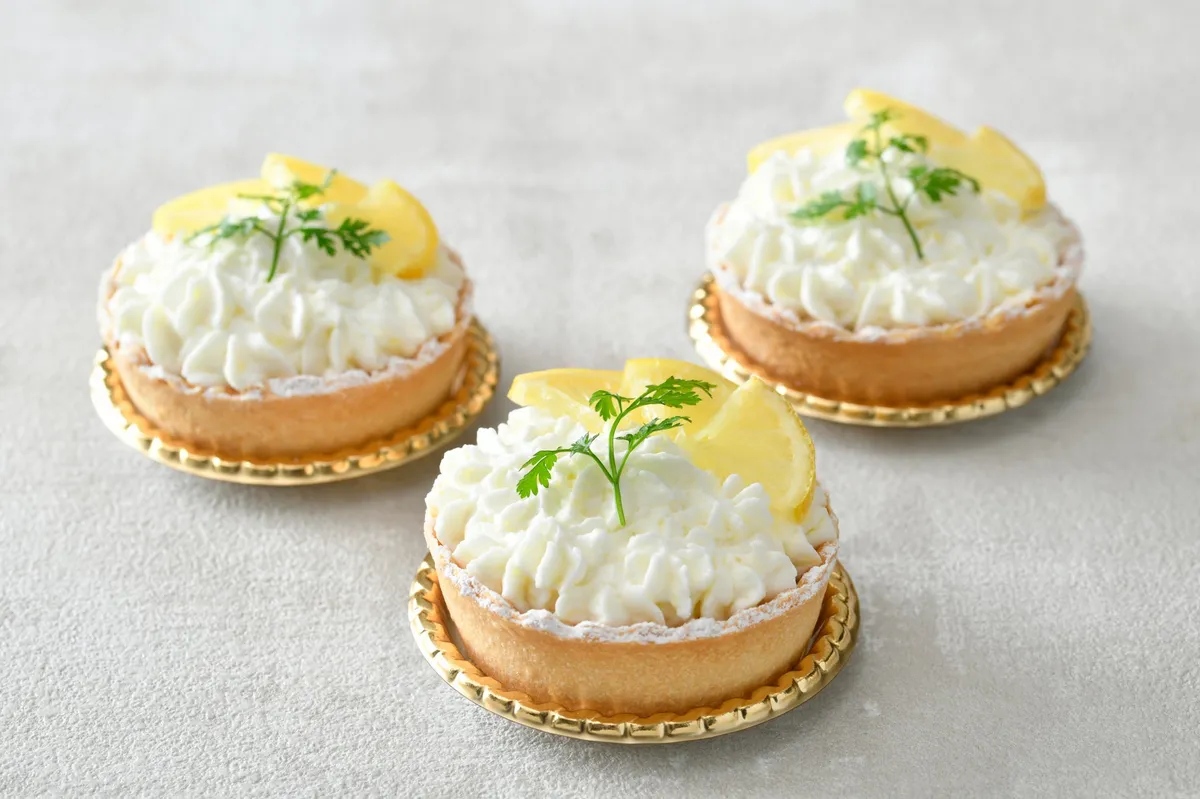 爽やかな2層仕立ての新作レモンパイ