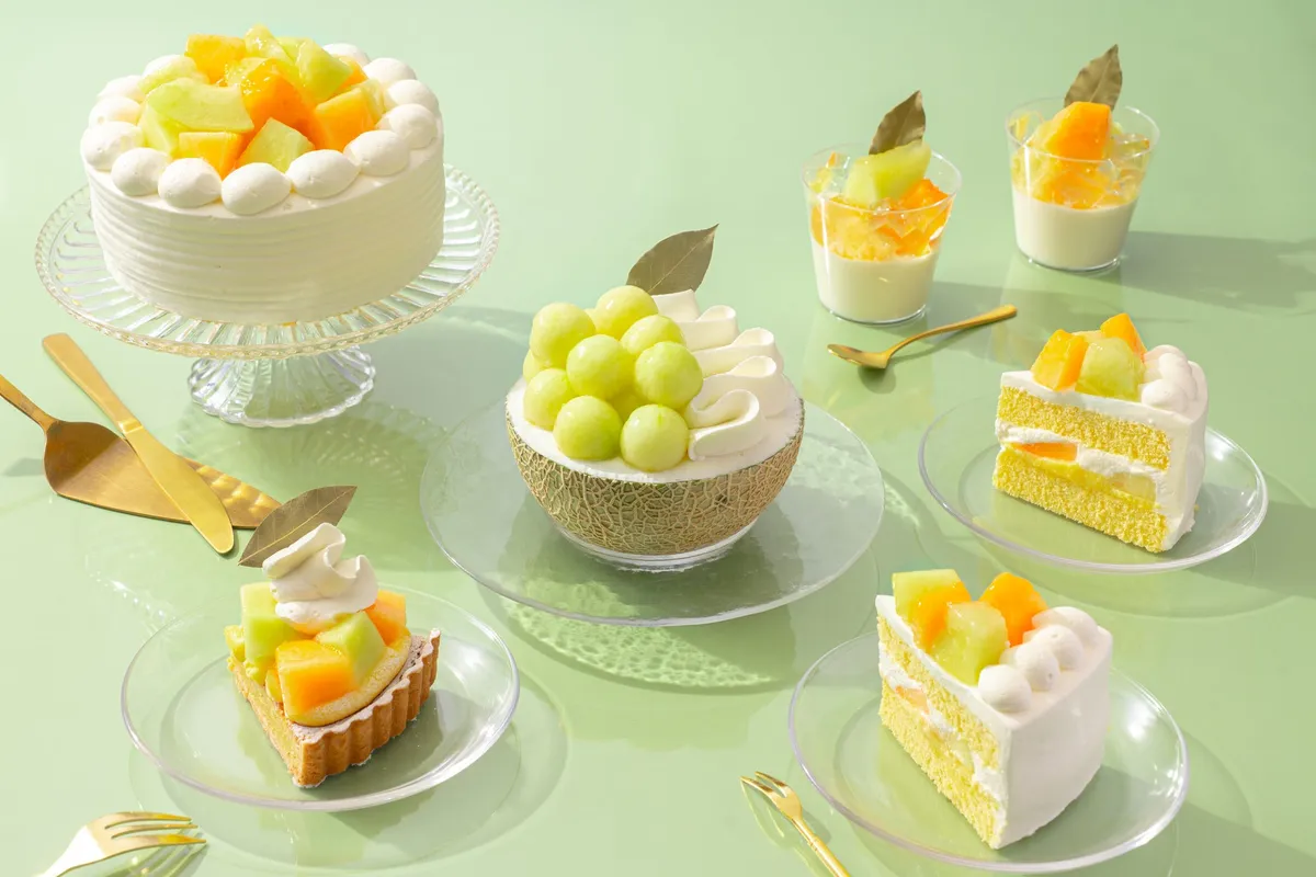 ピネードの新作メロンスイーツが勢揃いした様子