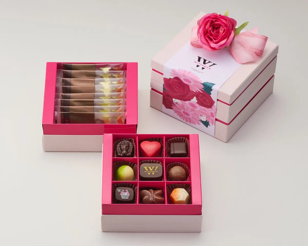 ショコラとマカダミア・ショコラが贅沢に詰まった2段重の内容