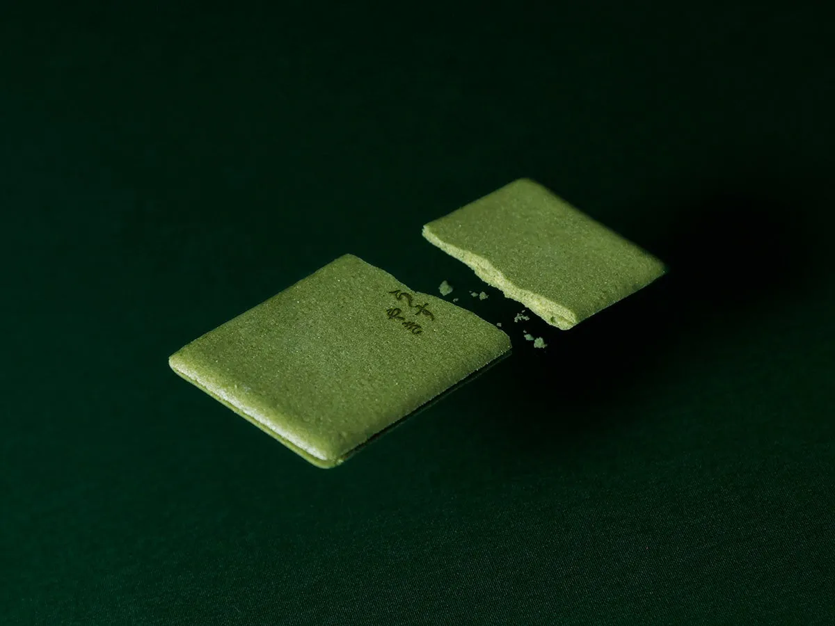 砕いたラングドシャの断面