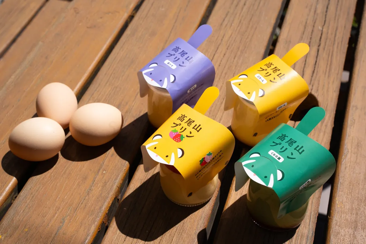 色とりどりの高尾山プリンと八王子産の卵