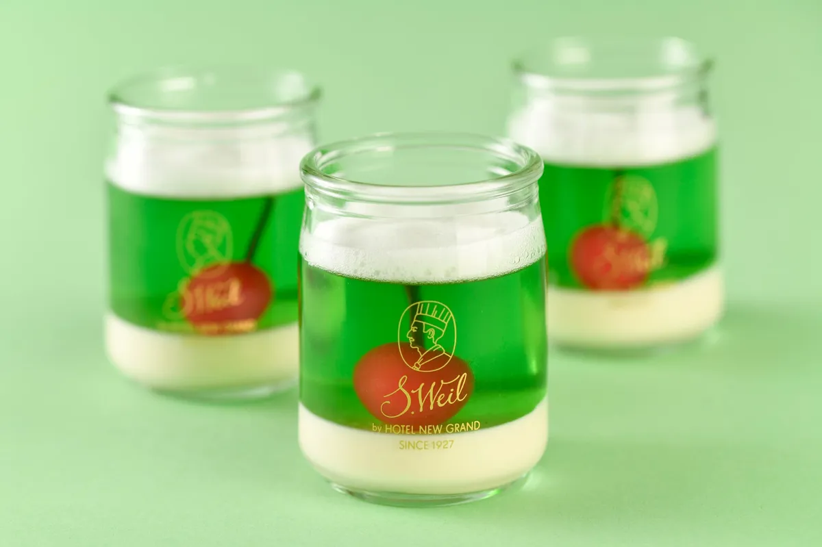 レトロな見た目のクリームソーダゼリー