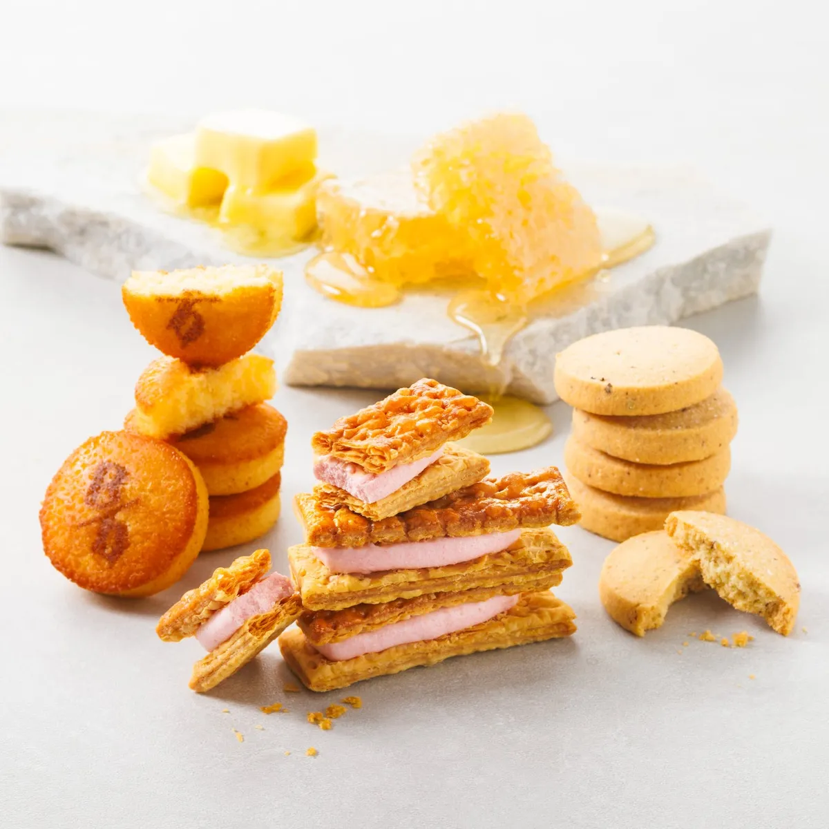 贅沢な焼き菓子の詰め合わせ