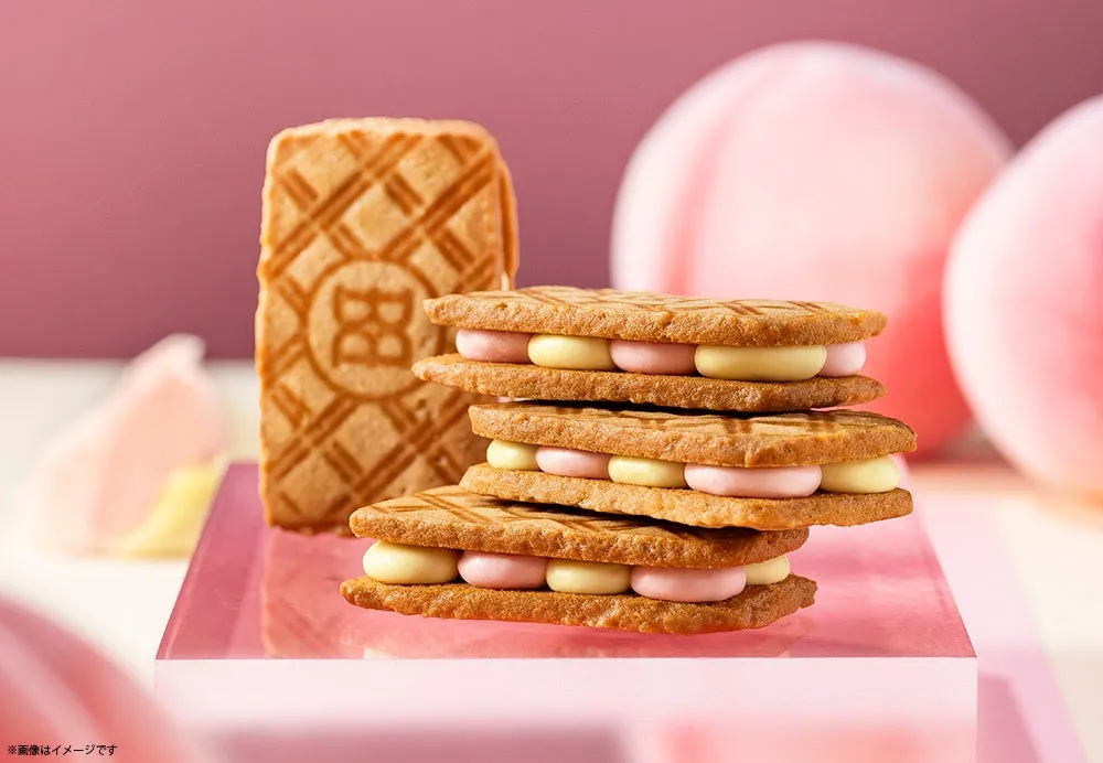 白桃ホイップを贅沢にサンドしたサクサクのサブレ