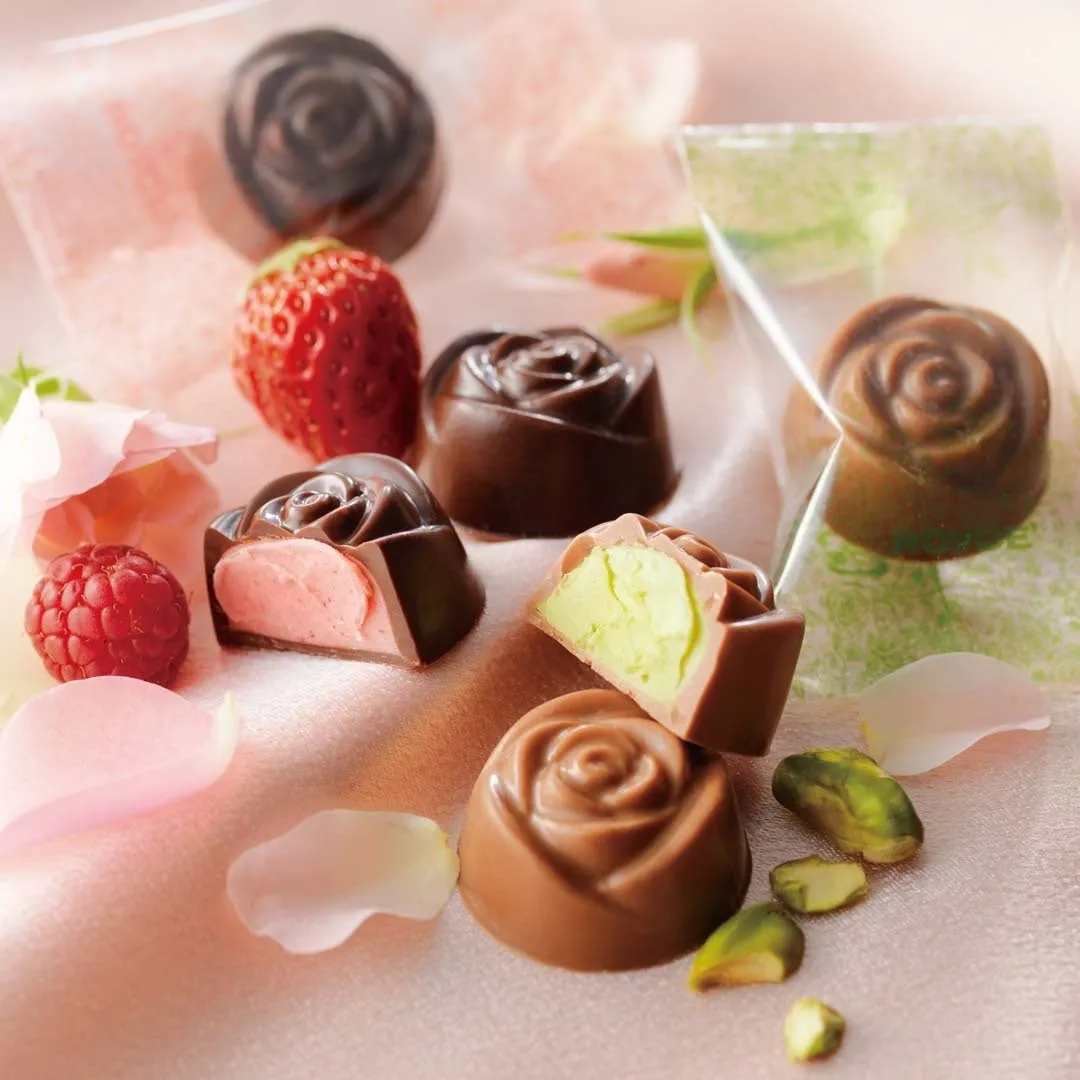 断面からクリームが溢れるロイズアールショコラ