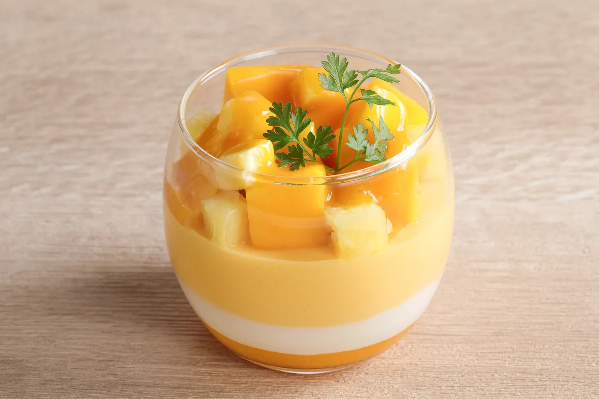 層が美しいマンゴープリン