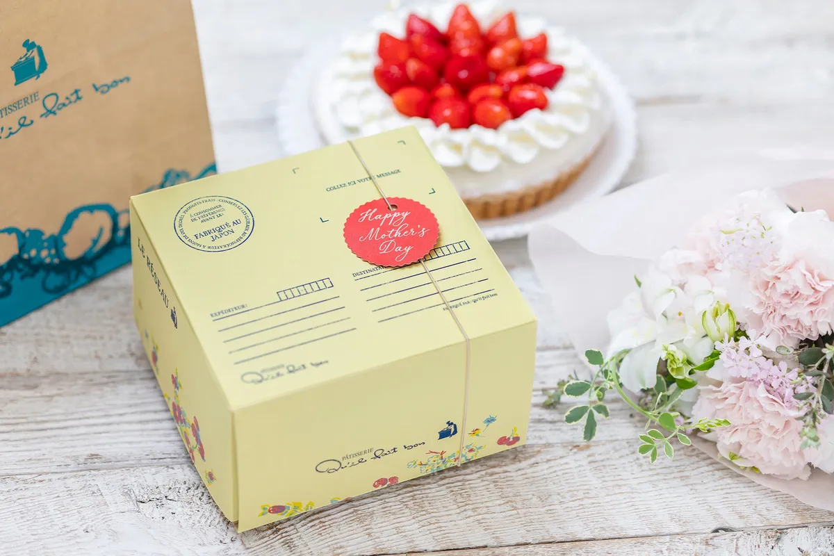 母の日限定チャームがついたギフトボックス