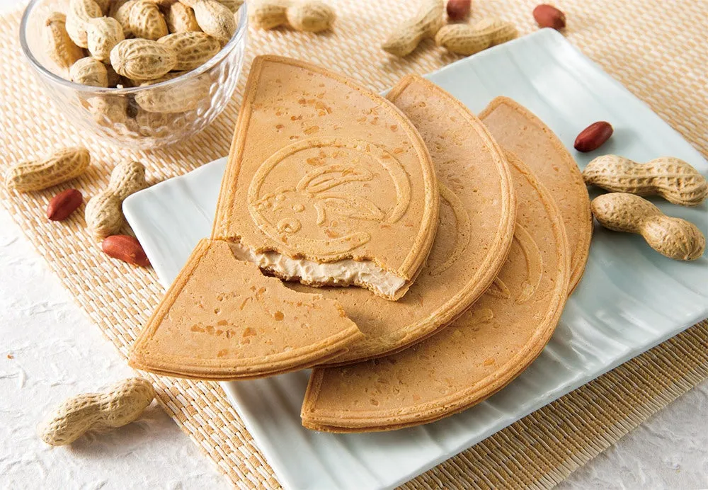 ピーナッツの粒感が楽しめる鎌倉ぴーナッツ半月