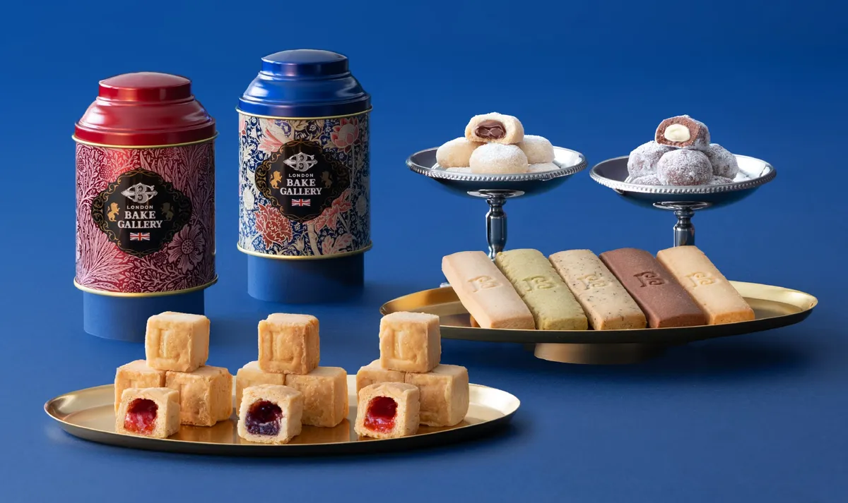 フルーツジャムを閉じ込めたキューブ型の焼き菓子