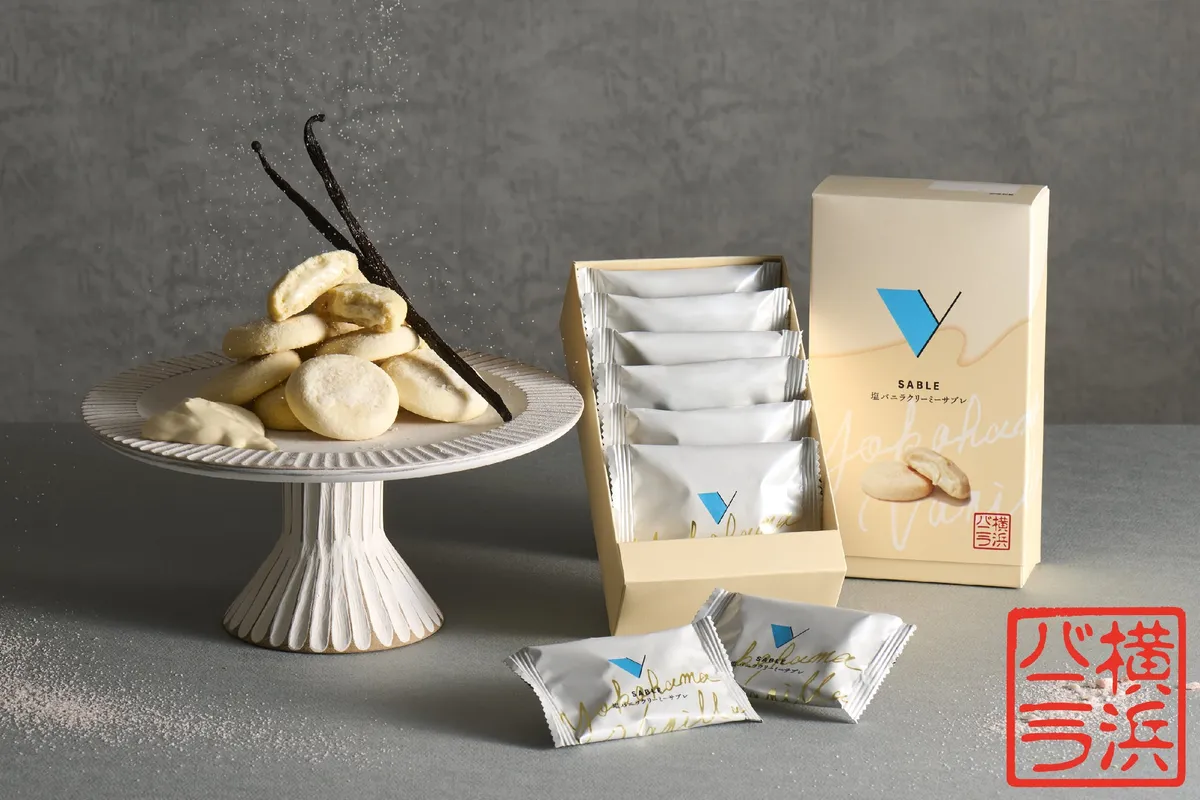 新商品の塩バニラクリーミーサブレと専用ボックス