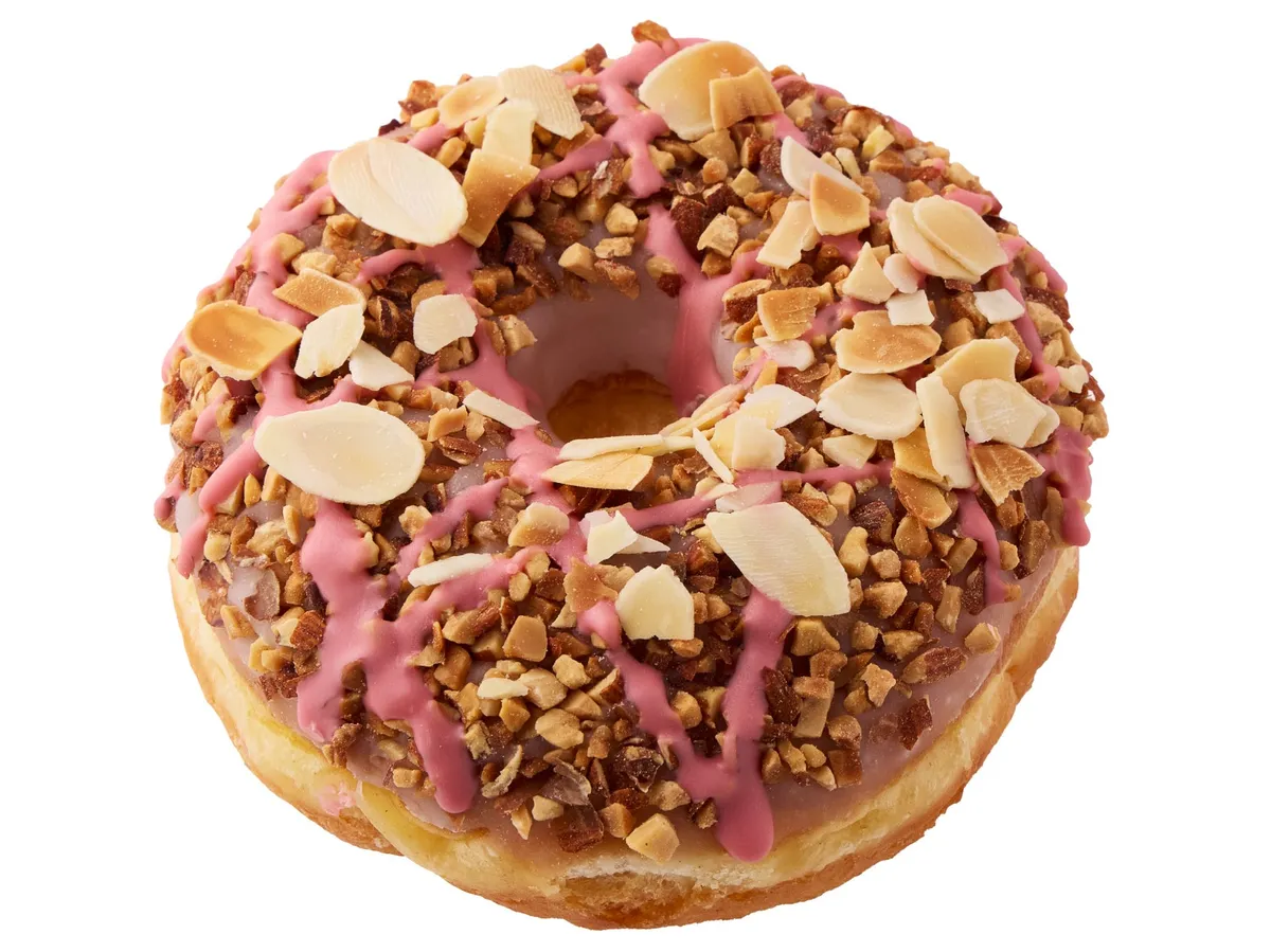 華やかなピンクのアーモンドストロベリーレイズド