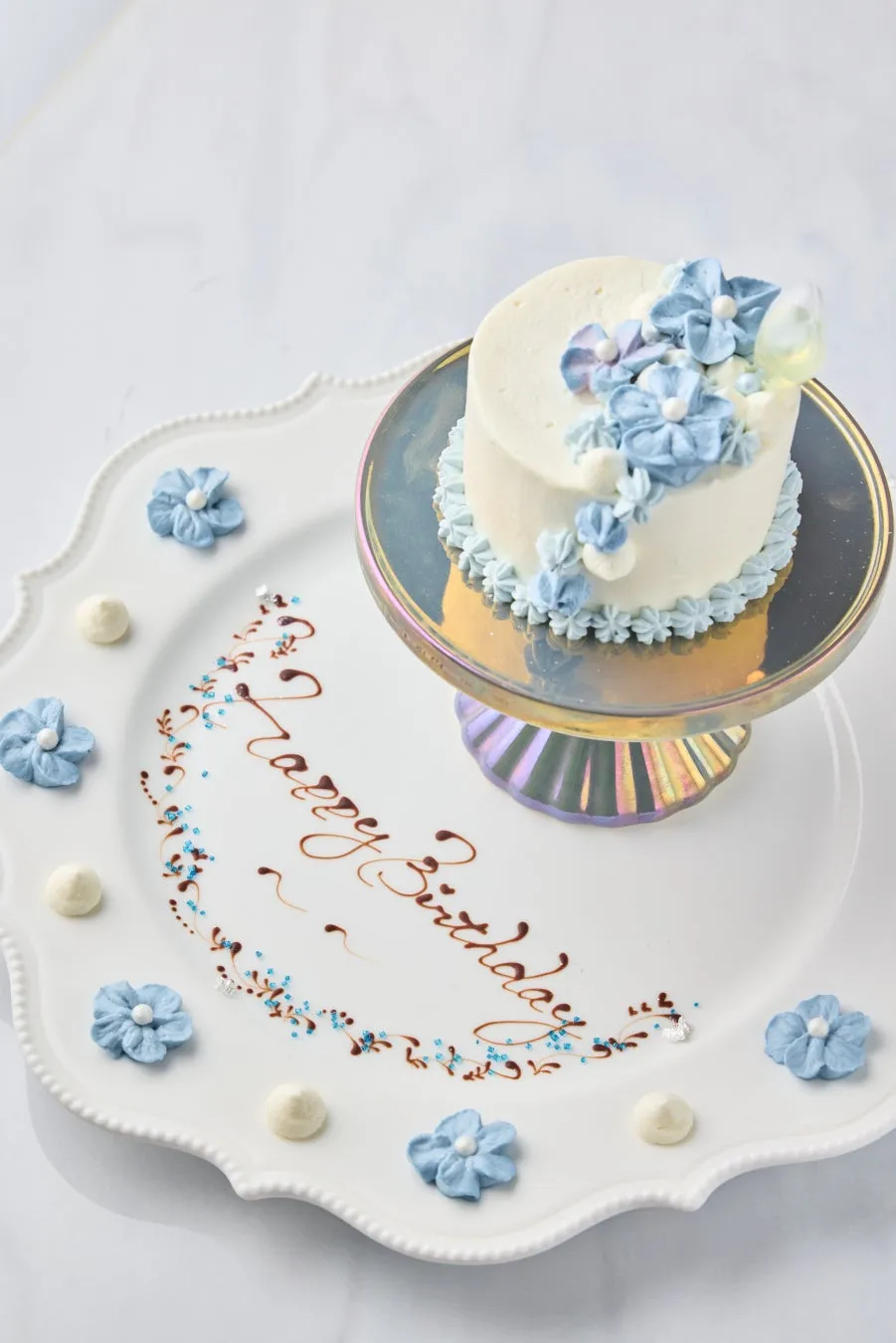 誕生日プレートのデコレーション