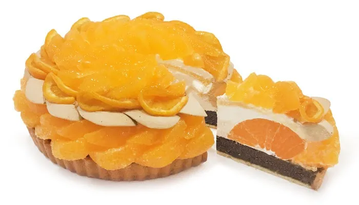 熊本県産でこぽんと和紅茶クリームを合わせた、断面も美しいケーキ