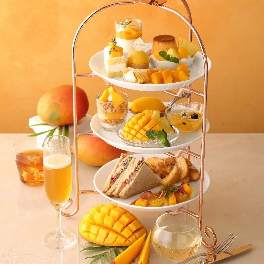 3段スタンドに盛られたアフタヌーンティーセット