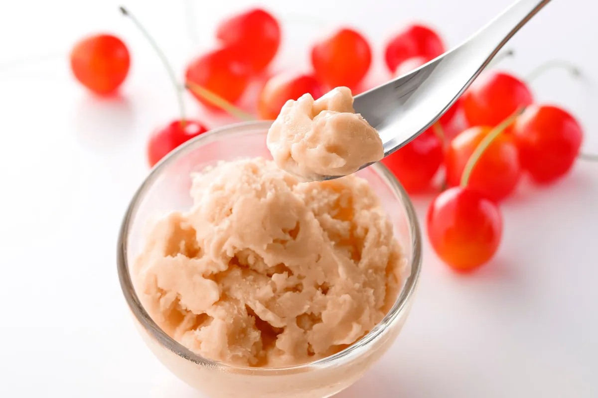 山形県産佐藤錦とミルクのシャーベット