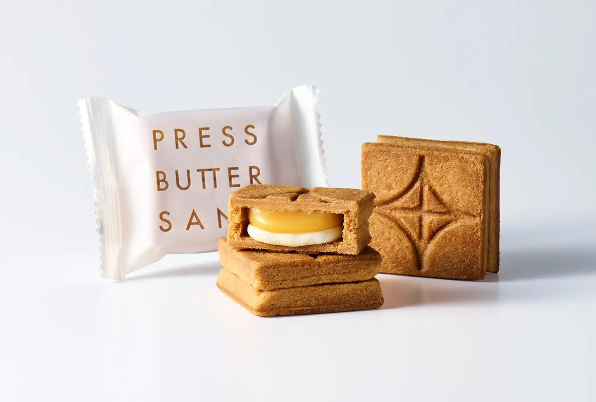 サクサクのクッキーの中からとろりと溢れ出すバターキャラメルとバタークリーム
