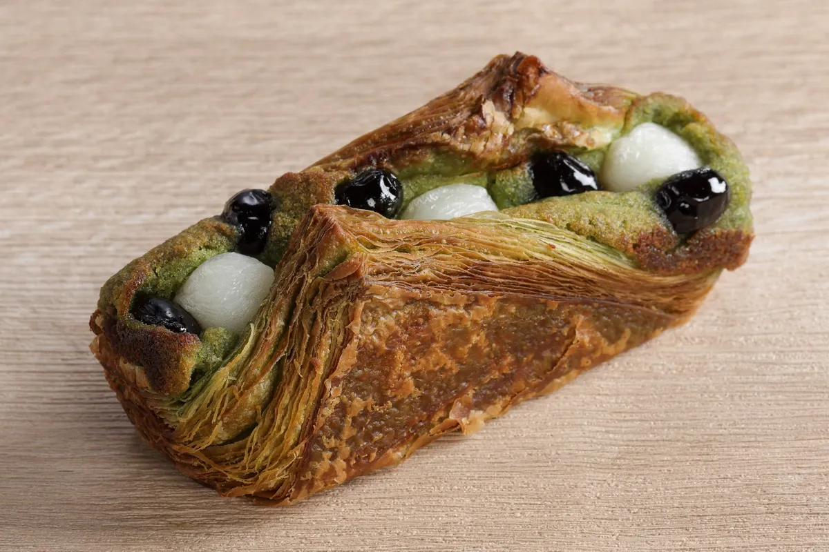 白玉とつぶあんが入った抹茶デニッシュ