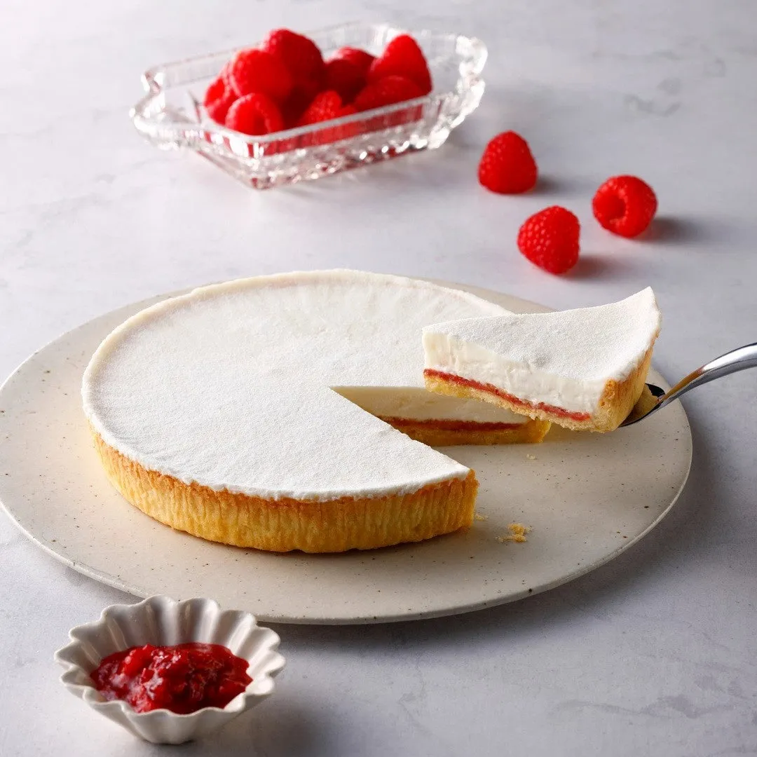 木イチゴジャムの赤が映えるレアチーズケーキ「NASU WHITE」