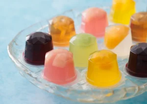 初夏を彩る至福の輝き。KEYUCA「ドルチェフェリーチェ」から二層仕立ての「宝石ゼリー」が新登場