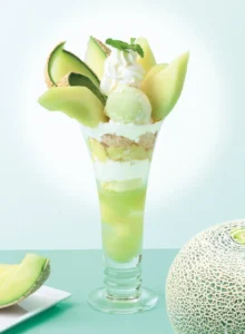 芳醇な香りにうっとり♡銀座コージーコーナーに「茨城県産メロン」の贅沢パフェ&かき氷が期間限定で登場!