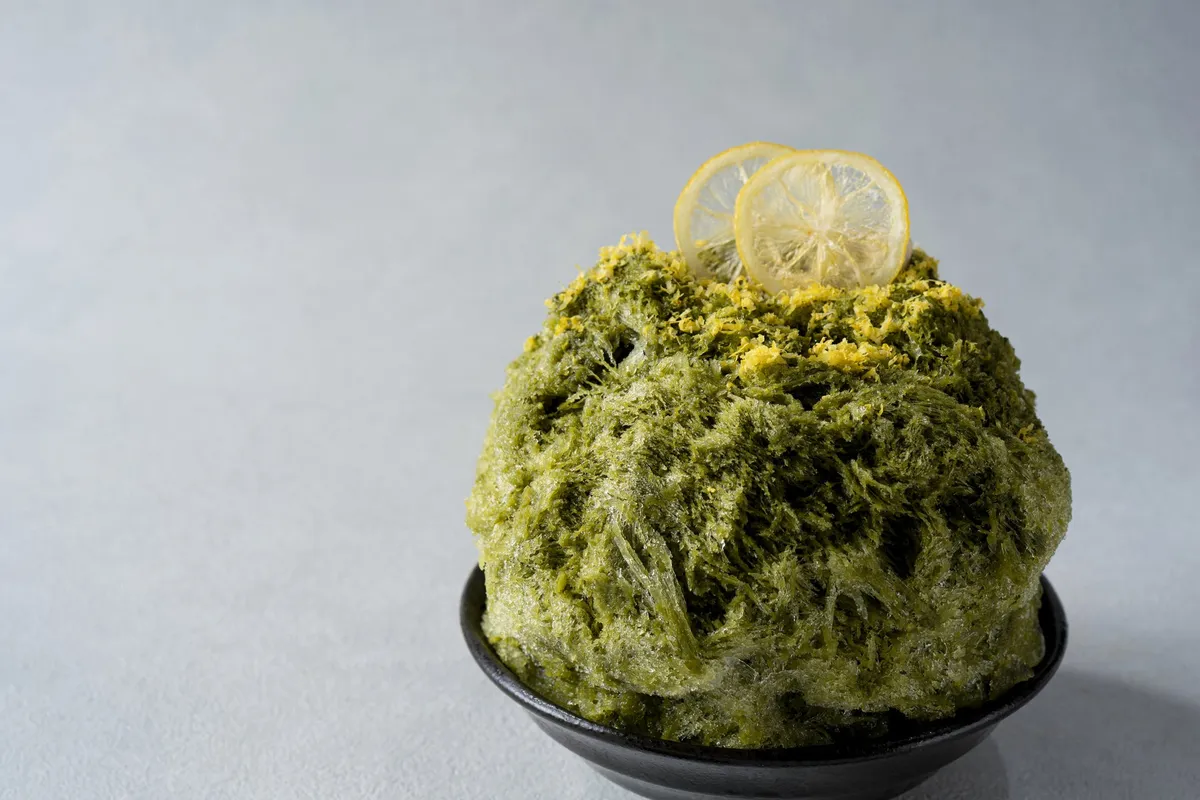 濃厚な宇治抹茶にレモンが香るかき氷「透翆」
