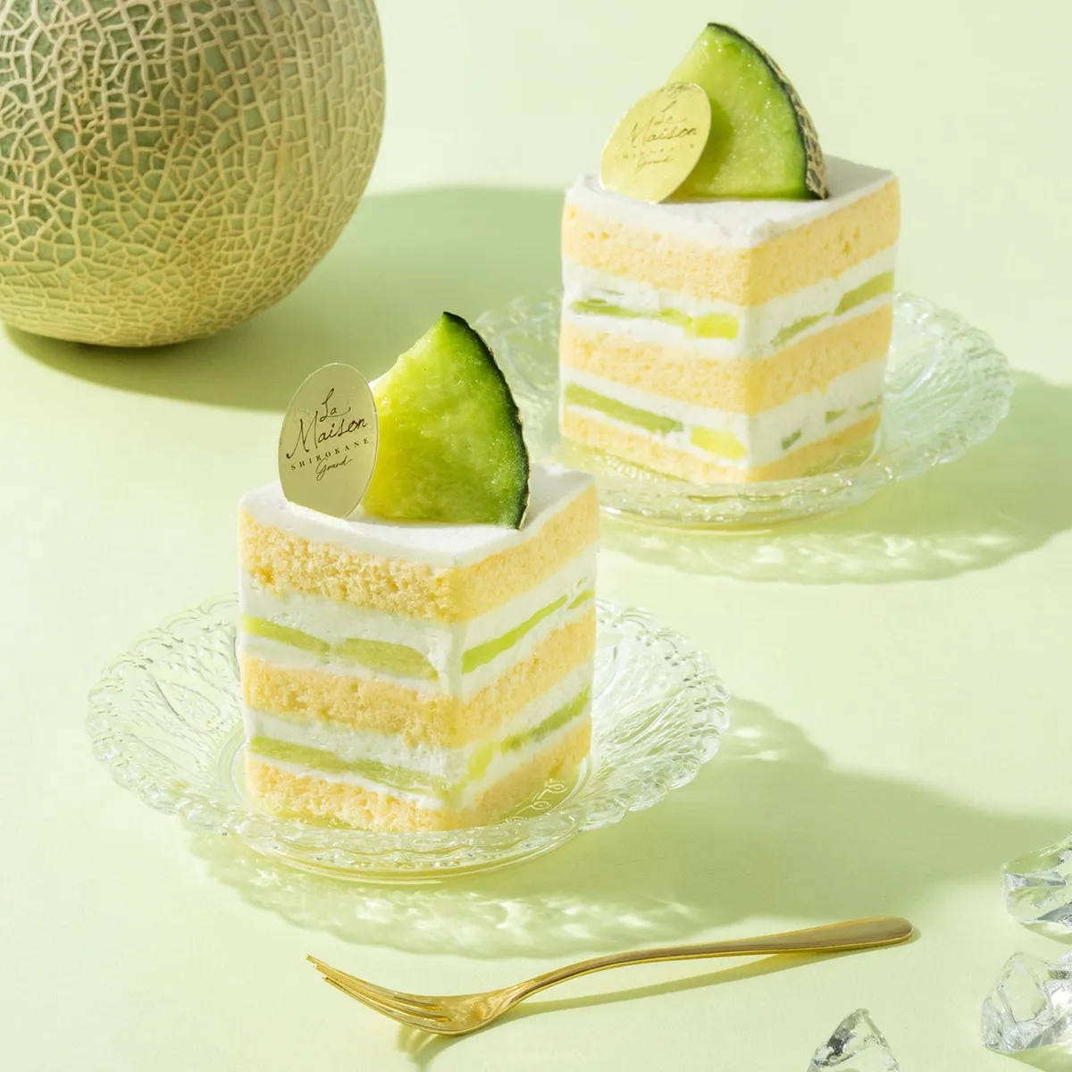 メロンを贅沢に乗せたショートケーキ