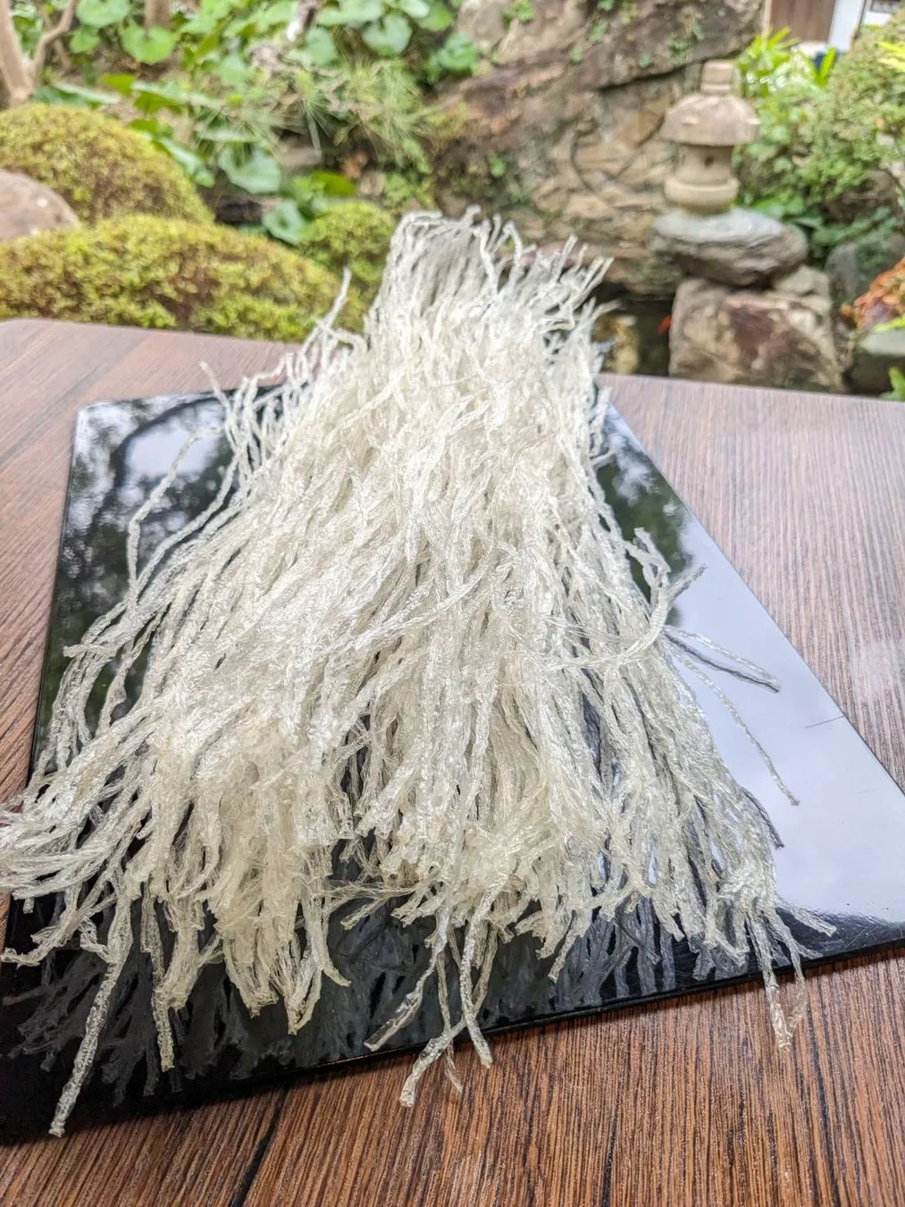 伝統的な製法で作られる山岡細寒天