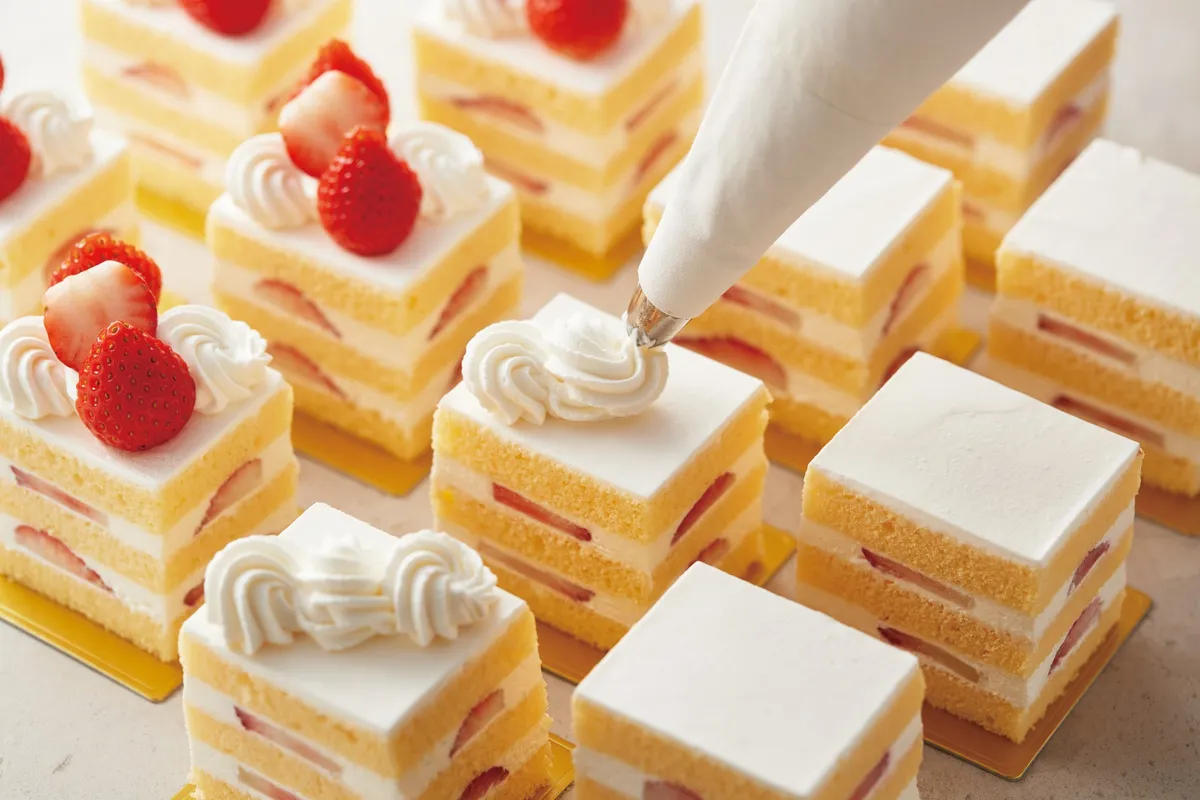 パティシエが一つひとつ丁寧に仕上げる苺のショートケーキ