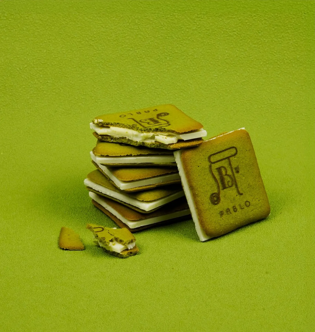 サクサクの抹茶生地にホワイトチョコがたっぷり