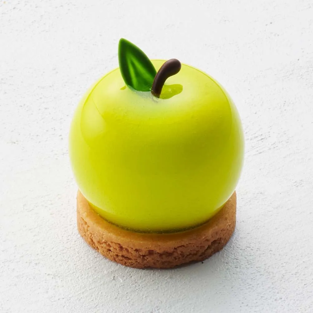 青林檎の形をした爽やかなムースケーキ