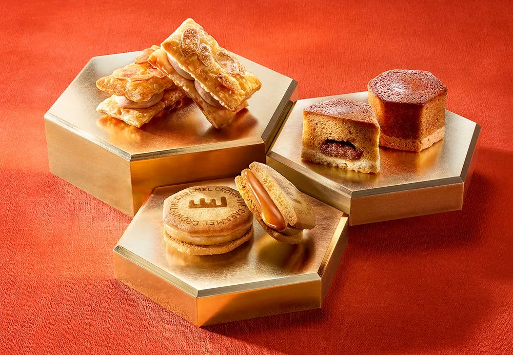 サンド、ミルフィーユ、ケーキが揃う贅沢な詰め合わせ