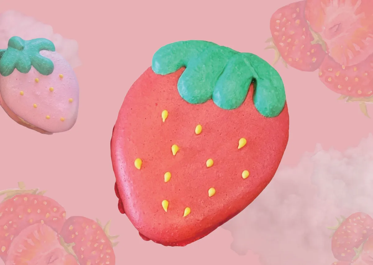 いちごの形を模した可愛らしいピンク色のマカロン