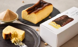 京都の伝統がとろける!ヤマサンの「白味噌バスチー」は木桶仕込みの深いコクがたまらない逸品