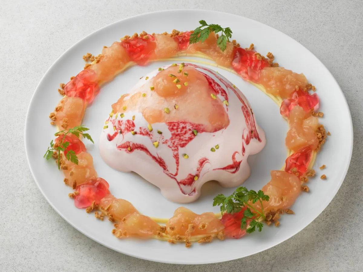 桃の果肉とソースが贅沢なペッシュブラン
