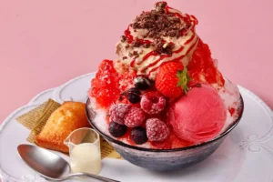 麻布台ヒルズ限定！デリーモの「パフェ氷」が贅沢すぎる♡チョコ×フルーツの極上かき氷をチェック