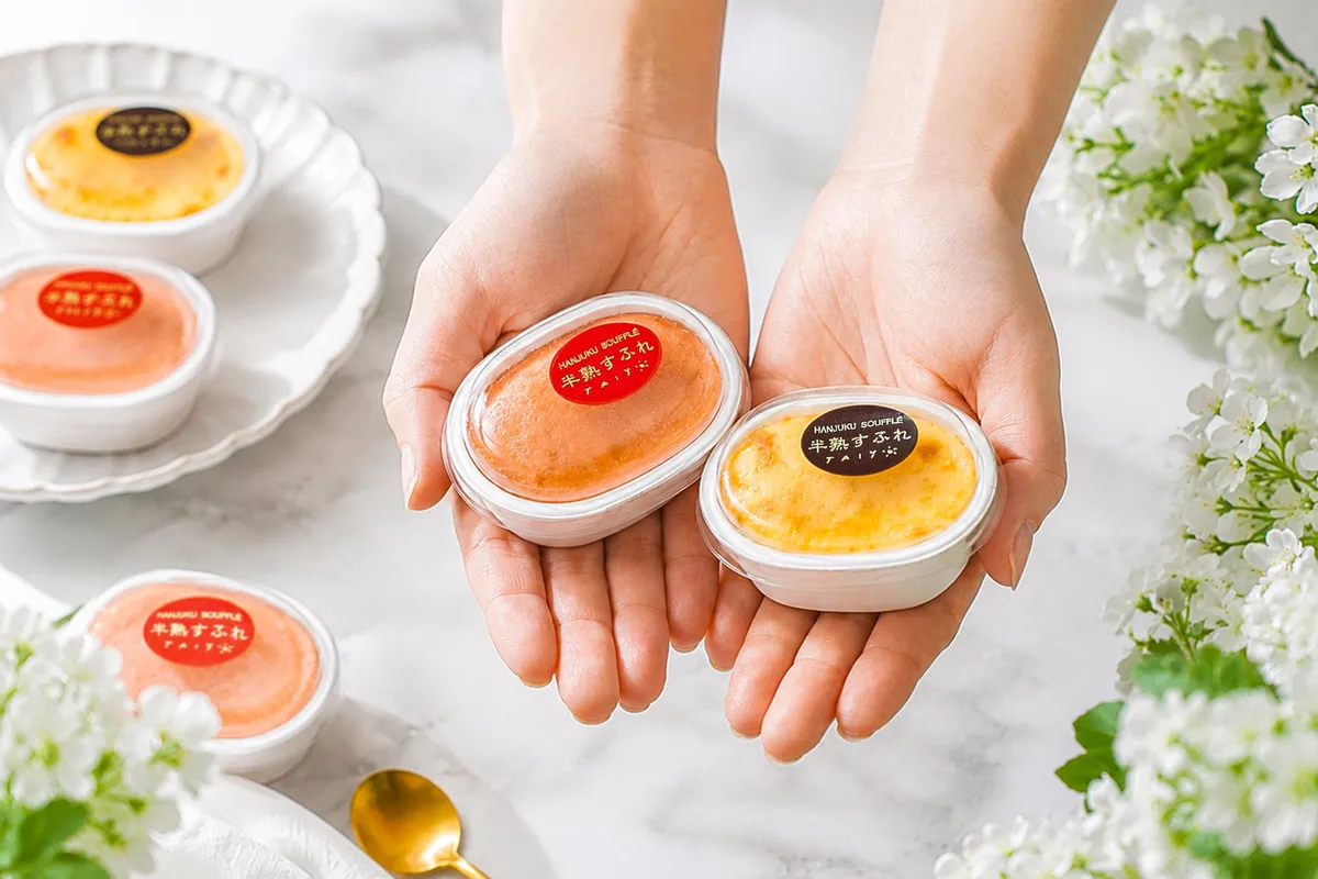 手に持ったサイズ感のわかる商品