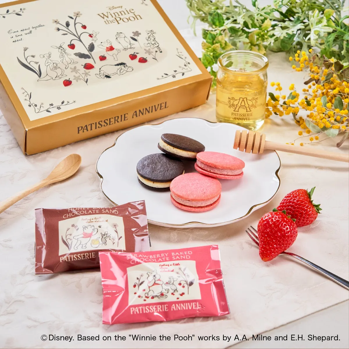 苺とはちみつの2種類のフレーバーが楽しめるベイクドチョコレートサンド