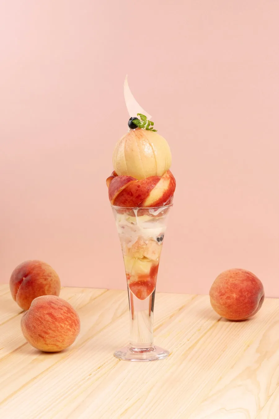 2玉分の桃を使用したTHE TOWER まるごと桃
