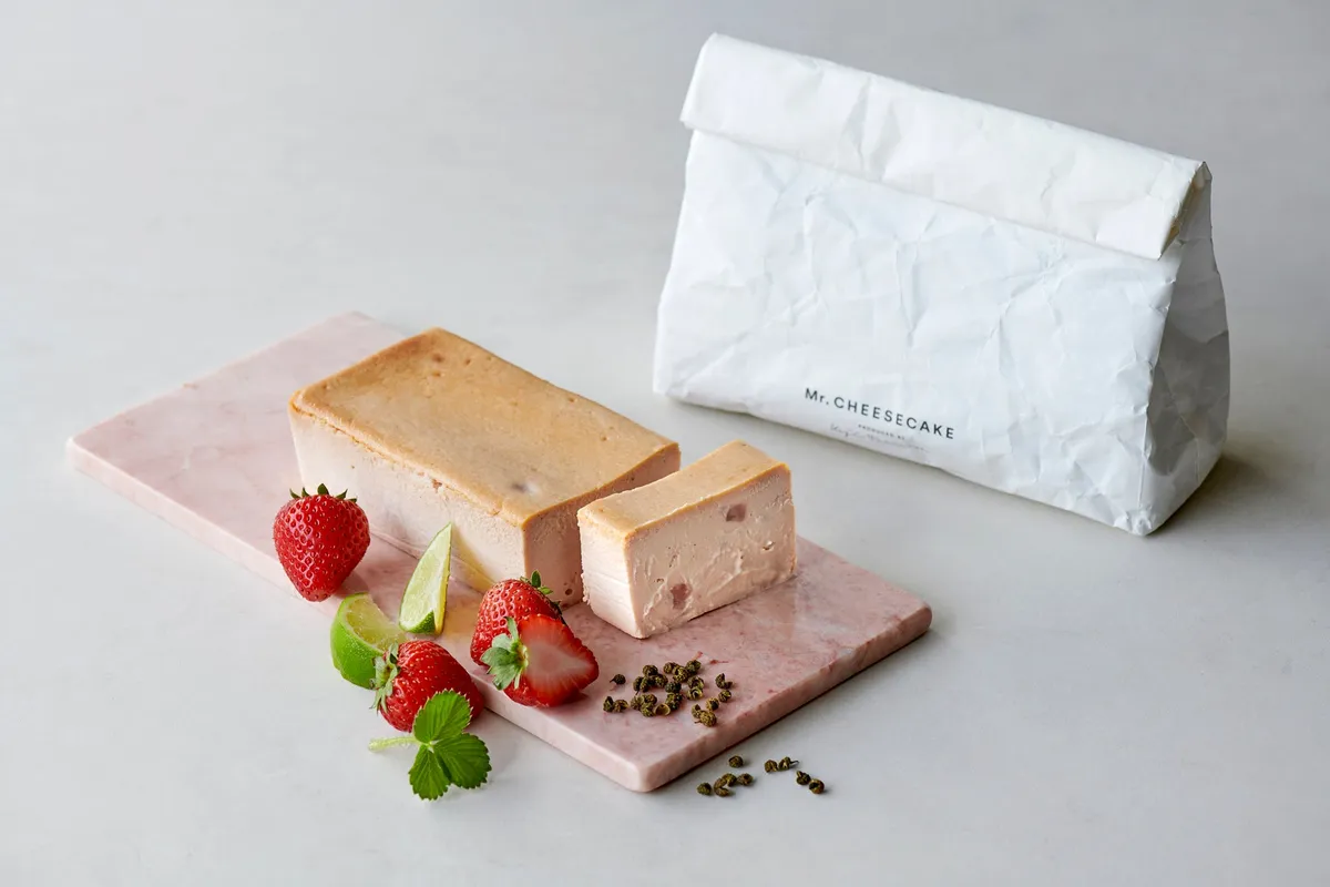 旬のいちごを贅沢に使用したストロベリーチーズケーキ