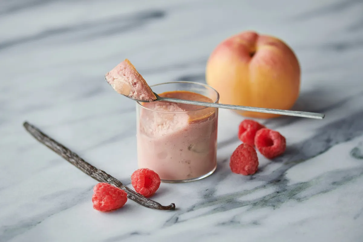 カップに入った手軽なPetit Peach Raspberry