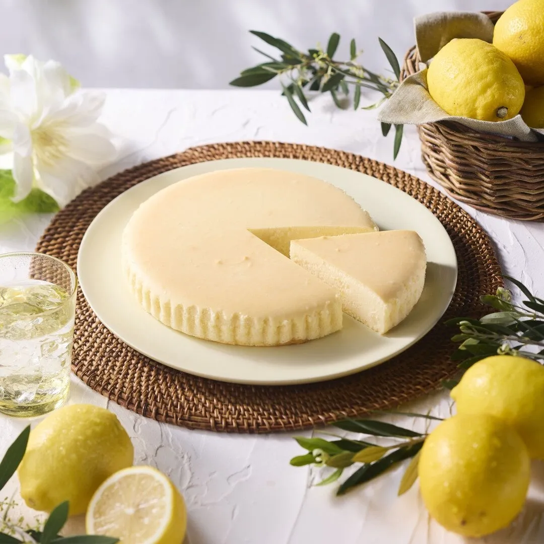 御用邸レモンチーズケーキのカットシーン