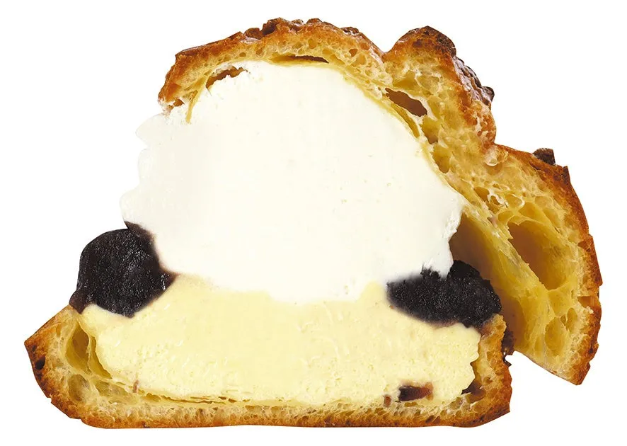 窯焼きダブルシュークリームの断面図