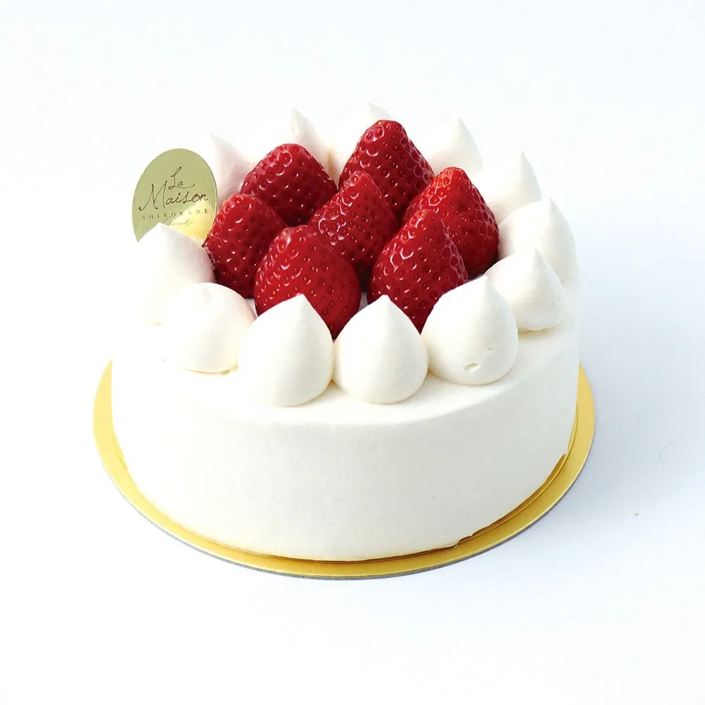 苺がたっぷり乗ったホールケーキ