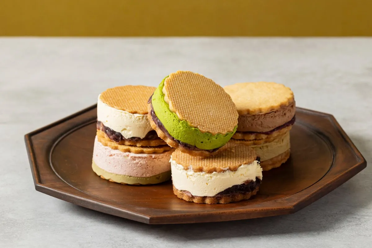 5種類のフレーバーが並ぶあんバターサンド