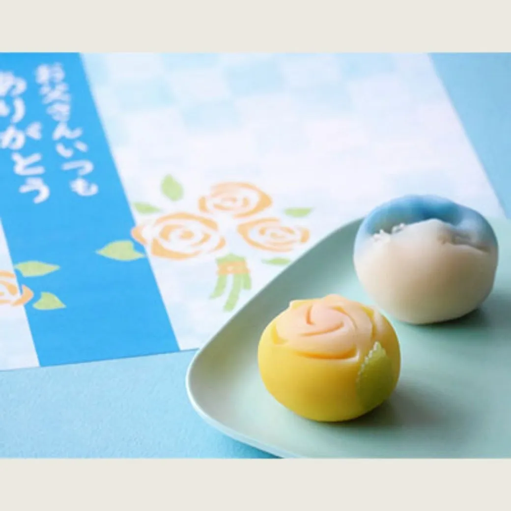 黄色いバラをモチーフにした森八の上生菓子