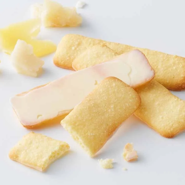 チーズの香りが広がるフロマージュ味のクッキー