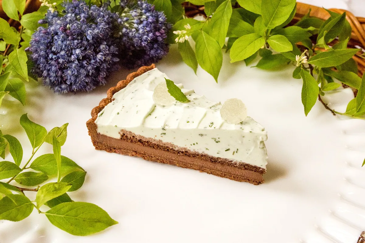 爽やかなミントクリームとチョコが層になったタルト
